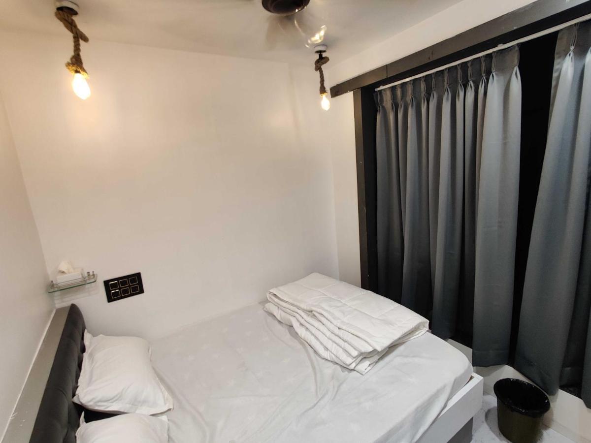 Oyo 91692 The You And Me Hotel Utrān Eksteriør billede